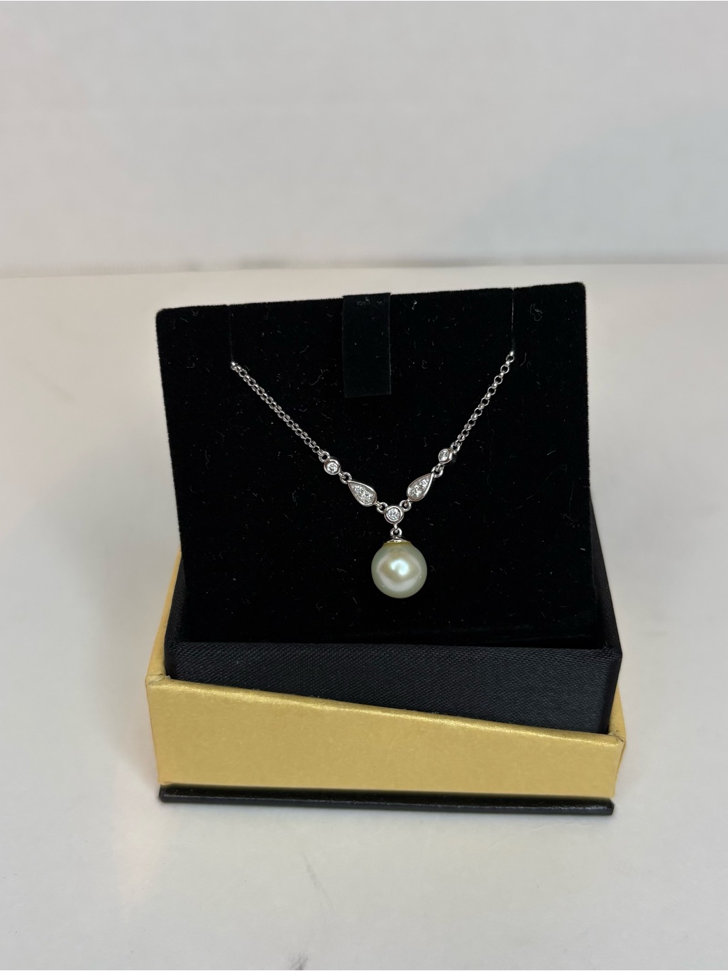 Maui Divers 14k White Gold Pearl Necklace